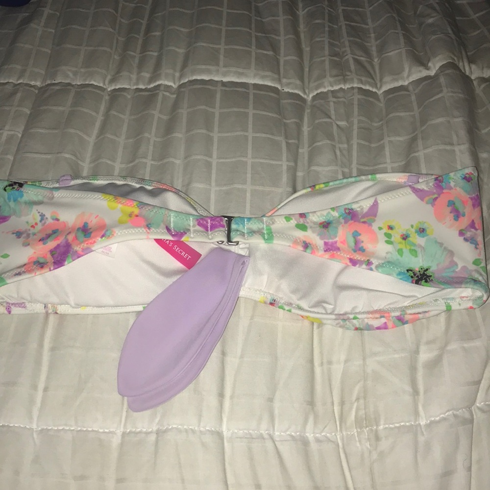 Victoria’s Secret Bikini Top Size Medium - Picture 2 of 3